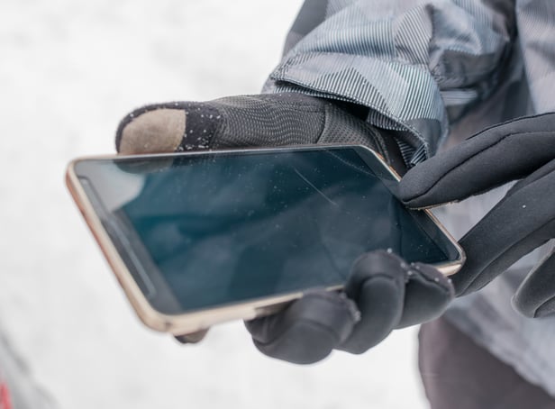 <p>Best touchscreen gloves to keep hands warm and use your phone easily</p>
