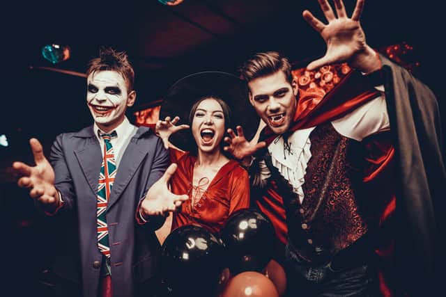 <p>Halloween costumer ideas for men and women 2021</p>
