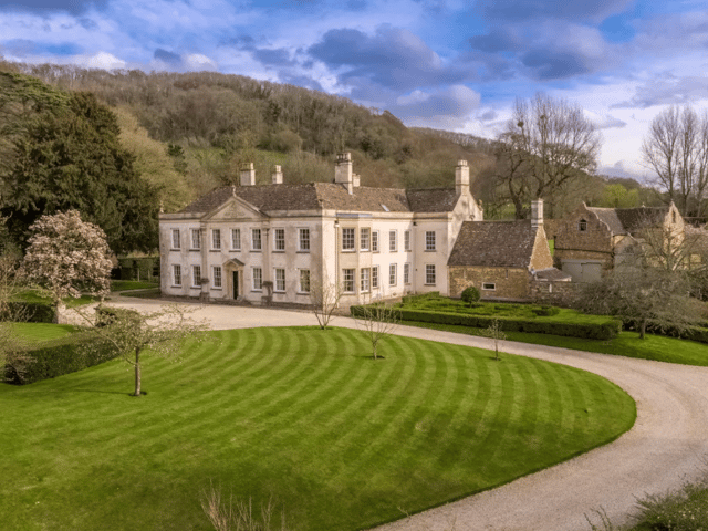 The property in Gloucestershire (Photo: Knight Frank) 