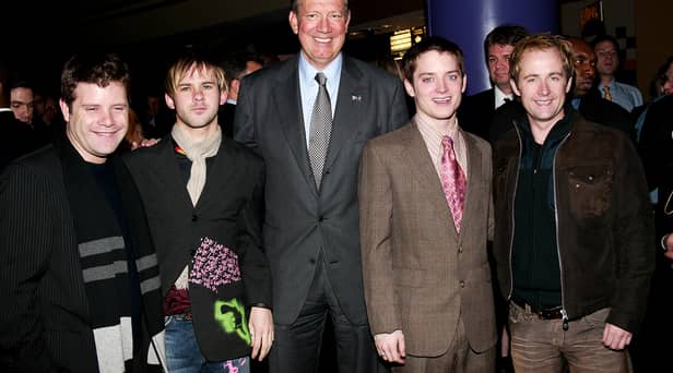 Actor Sean Astin, actor Dominic Monaghan, Governor George Pataki, actor Elijah Wood and actor Billy Boyd pose together at a special advance screening of "Lord Of The Rings: The Return Of The King" at the AMC Empire Theater on December 15, 2003 in New York City. (Photo by Evan Agostini/Getty Images)