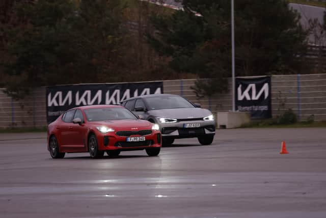 The EV6 GT and Stinger GT-S were well matched on the drag strip (Photo: Kia)