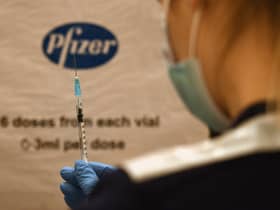 Vaccines should work against Omicron variant, WHO says (Photo: OLI SCARFF/AFP via Getty Images)