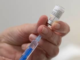 The risk of thrombocytopenia is almost nine times higher in someone infected with coronavirus compared to one vaccine dose (Photo: Getty Images)