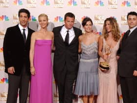 (L to R) Actors David Schwimmer, Lisa Kudrow, Matthew Perry, Courteney Cox Arquette, Jennifer Aniston and Matt LeBlanc (Photo by Robert Mora/Getty Images)
