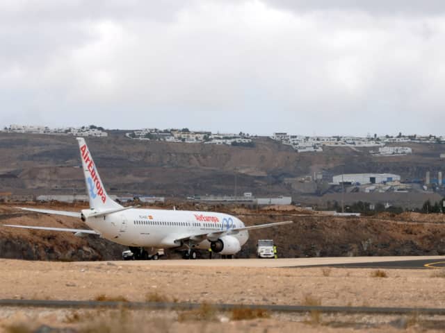 Dozens of flights remain affected by cancellations or delays at Lanzarote Airport after the airport closed due to intense haze. (Photo: Getty Images)