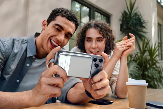 Attached to a smartphone, it becomes a magnetic booster to help you get through a busy day