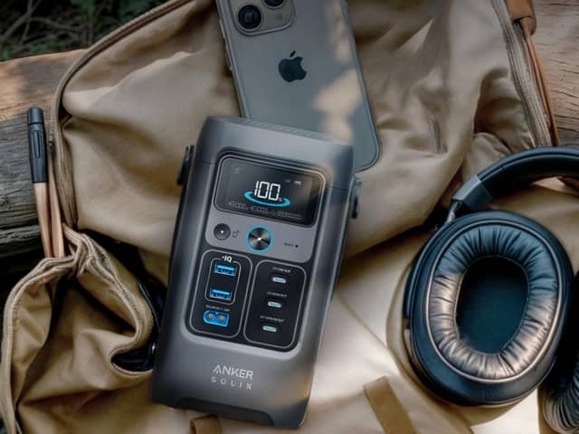 The Solix C200 is surprisingly compact, but it packs in a 60,000mAh battery