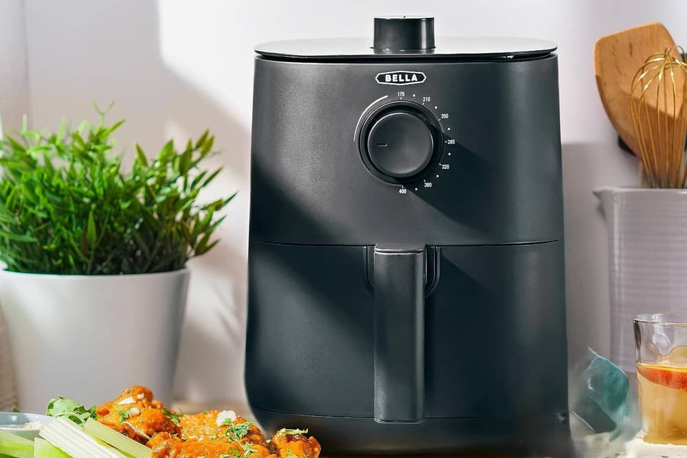Compact air fryers take up very little space in the kitchen - but they don't usually come this cheap! 