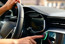 TomTom's new "Tom" device aims to alert you to hazards without using any apps