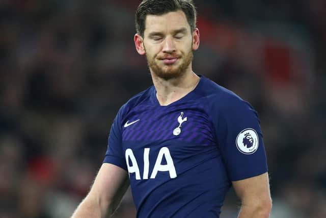 Napoli and Ajax are ready to move for Jan Vertonghen and tempt Tottenham into selling the Belgium centre-back, his contract is up at the in the summer. (Telegraph)