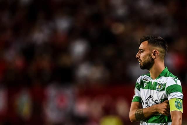 Manchester United are set to complete the signing of Bruno Fernandes for 51m. The Sporting Club midfielder will sign a 5m-a-year deal until 2025, following in the footsteps of Cristiano Ronaldo. (TVI24)