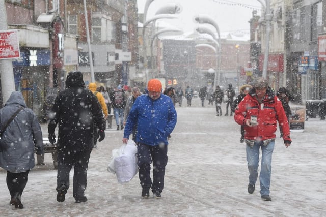 Shoppers brave the snow in Blackpool