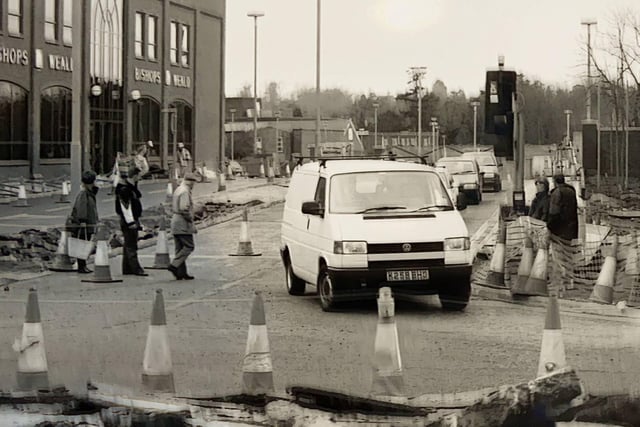 Changes to the road layout in Horsham town centre in 1995. This picture of Worthing Road is dated February 1995.