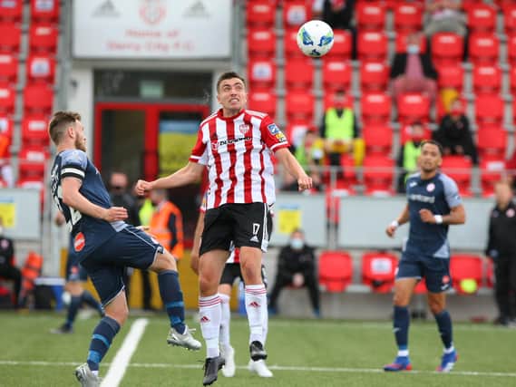 Derry City's new signing, Joe Thomson beats Sligo's David Cawley to this ball during tonight's SSE Airtricity League clash at the Ryan McBride Brandywell Stadium. Picture by Kevin Moore (Maiden City images).