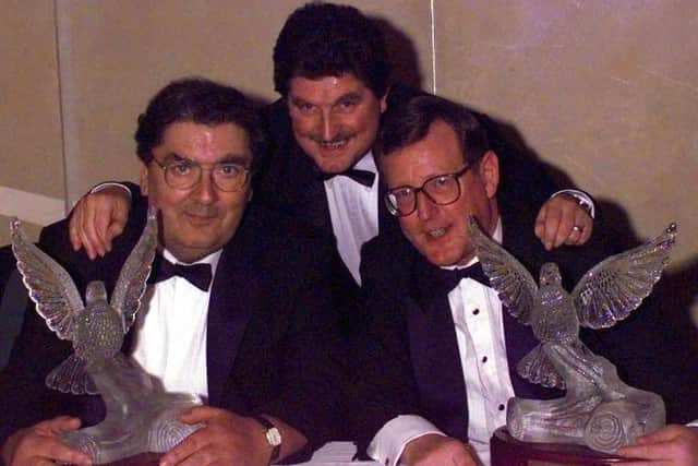 John Hume and David Trimble at a banquet in Oslo in December 1998 with John Foley, Waterford Crystal, who presented the newly awarded laureates with two hand sculpted Doves of Peace.