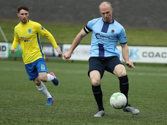 Former Institute captain, Dean Curry has agreed a deal to join Ballinamallard United.