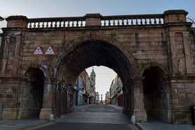 Ferryquay Street in Derry city centre. DER1720GS - 028