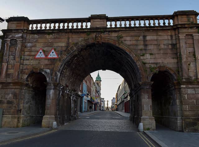 Ferryquay Street in Derry city centre. DER1720GS - 028