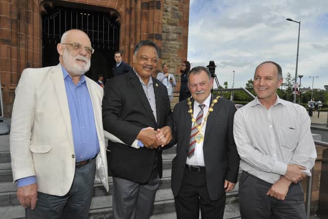 The chairman of the Bloody Sunday Trust, Tony Doherty pictured back in 2017 with the Reverend Jesse Jackson, Robin Percival, Bloody Sunday Trust, and the then Mayor Colr Maolíosa McHugh. DER2417GS020