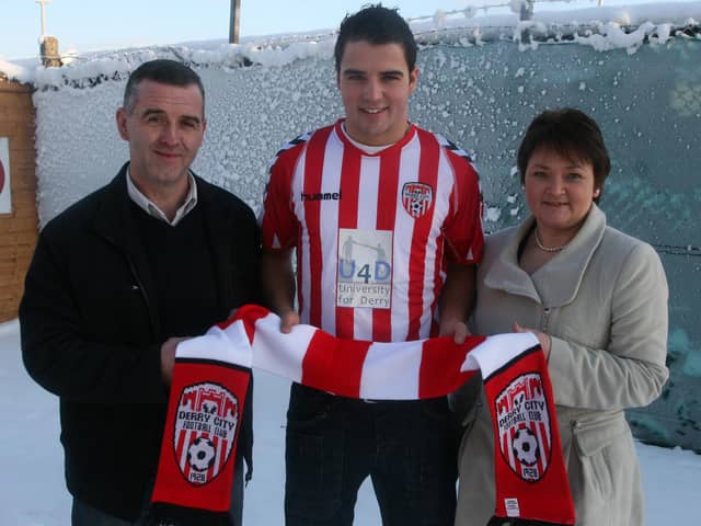 Stephen McLaughlin pictured with his parents, Neal and Carmel the day he signed for Derry City in 2010.