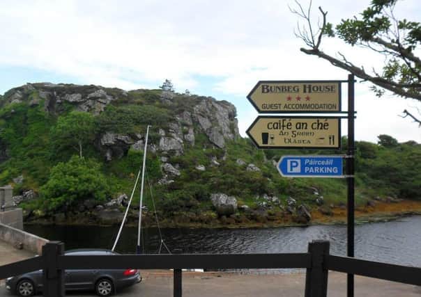 Signs in English and Irish in Bunbeg.
