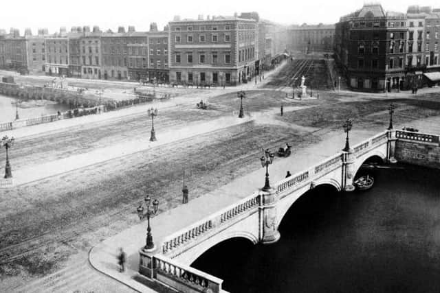 1880... The newly constructed O'Connell Bridge as viewed from Bachelors Walk.