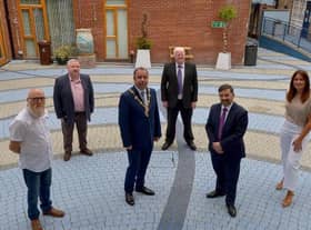 Robin Swann MLA, Minister of Health, second from right, pictured with Joe Thompson, Project Co-ordinator CCIS, Colr. Darren Guy, Mayor of Derry and Strabane Colr. Brian Tierney, Colr. Andy McKane and Sharon Hill, Project Manager CCIS, during a visit to Extern on Tuesday morning last. DER2025GS - 017