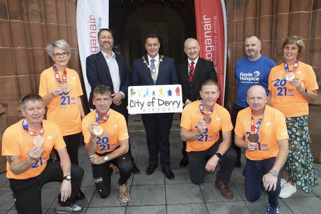Fundraisers running this year’s London Marathon to raise money for Foyle Hospice were delighted to have sponsored flights to the race courtesy of Loganair who currently operate a London Flight from City of Derry Airport.