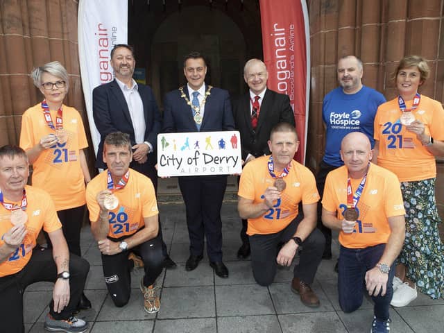 Fundraisers running this year’s London Marathon to raise money for Foyle Hospice were delighted to have sponsored flights to the race courtesy of Loganair who currently operate a London Flight from City of Derry Airport.