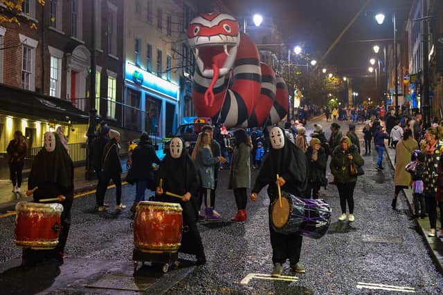 2018: Drummers and the ‘Belly of the Beast’  at the Awakening on the Walls carnival held in the city centre.  DER4419GS - 017