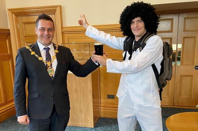 Joe Hill meets Mayor Grahame Warke for a Guinness
