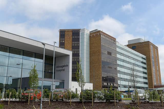 Altnagelvin Hospital. DER2126GS - 135