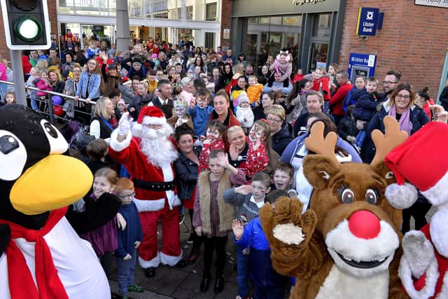 Santa and his helpers arrive at Foyleside Shopping Centre back in 2018. DER4518GS055