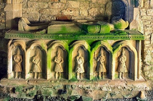 An effigy of Cooey-na Gall,(Cú mhaigh na Gall - Hound of the plain of the foreigners), at Dungiven Priory.