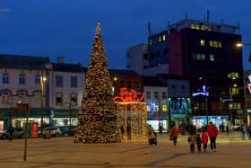 Christmas tree in Waterloo Place. Photos: George Sweeney. DER2150GS – 039