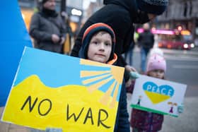 Pacemaker Press Intl: 250222
A special vigil calling for peace and solidarity with the people of Ukraine takes place at Belfast City Hall on Friday evening. Hundreds gathered to protest against the Russian military invasion of Ukraine. Photo: Kirth Ferris/Pacemaker Press