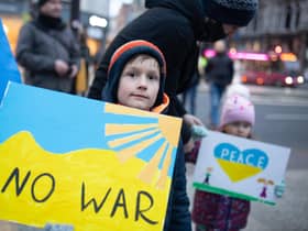 Pacemaker Press Intl: 250222
A special vigil calling for peace and solidarity with the people of Ukraine takes place at Belfast City Hall on Friday evening. Hundreds gathered to protest against the Russian military invasion of Ukraine. Photo: Kirth Ferris/Pacemaker Press