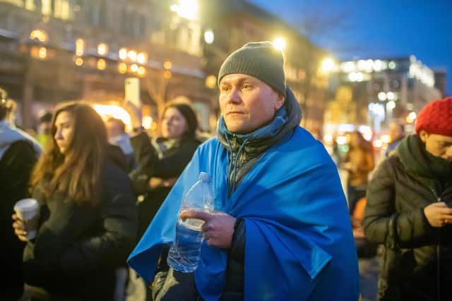 Pacemaker Press Intl: 250222
A special vigil calling for peace and solidarity with the people of Ukraine takes place at Belfast City Hall on Friday evening. Hundreds gathered to protest against the Russian military invasion of Ukraine. Photo: Kirth Ferris/Pacemaker Press