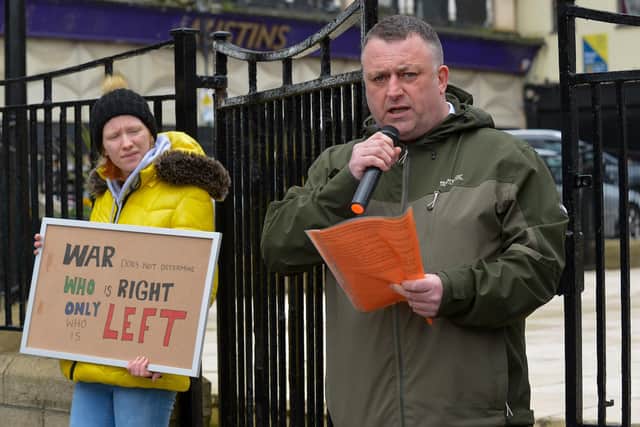 Colr. Gary Donnelly speaking at the Derry Anti-War Coalition’s ‘No to War - Oppose Putin’s Invasion - Stop NATO expansion’ rally at the Diamond on Saturday afternoon last. Photo: George Sweeney. DER2208GS – 110