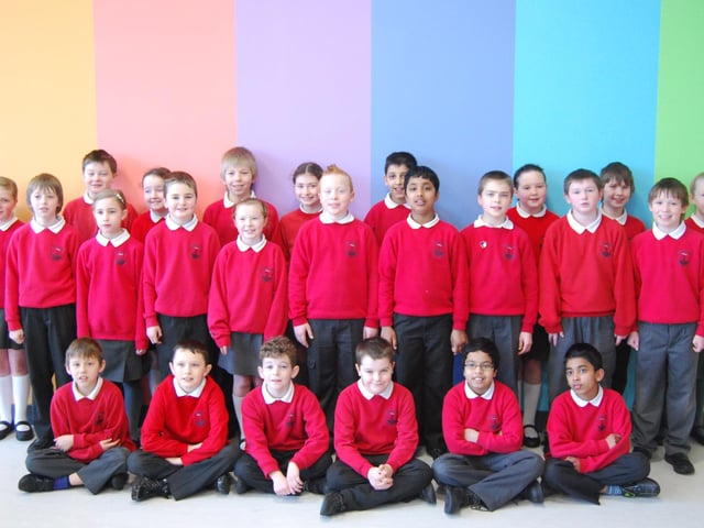Mrs. Jeffrey's Primary Six class from Lisnagelvin Primary School. (SS1601AQ01)
