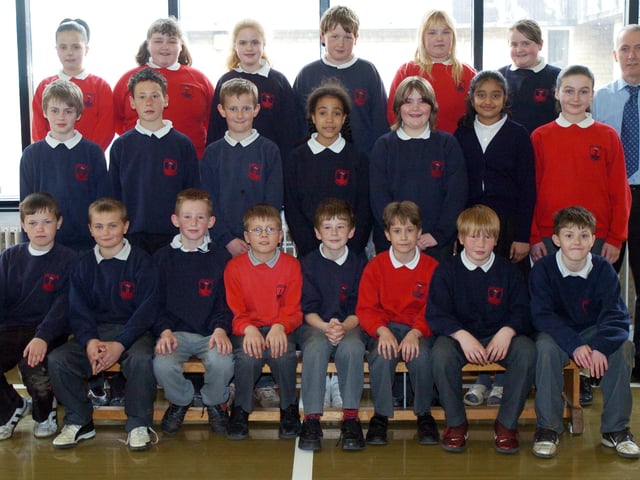 P7 pupils from Lisnagelvin Primary School with class teacher Mr Hamilton.
