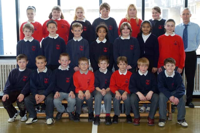 P7 pupils from Lisnagelvin Primary School with class teacher Mr Hamilton.