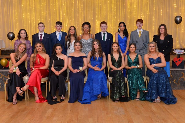 Miss Roisin Kerin and Miss Tanya Morrison pictured with 6A students at the Crana College Formal held in the Inishowen Gateway Hotel on Wednesday evening last.  Photo: George Sweeney.  DER2211GS – 039