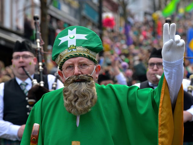 The man himself at the St Patrick’s Day parade in the city centre.  Photo: George Sweeney / Derry Journal. DER2211GS – 052
