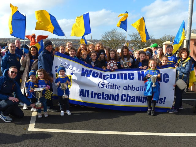 Steelstown Brian Og’s led the St Patrick’s Day parade. Photo: George Sweeney / Derry Journal. DER2211GS – 107