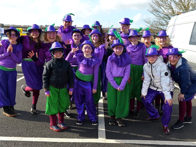 An Grainan Youth Theatre Group from Letterkenny took part in the St Patrick’s Day parade. Photo: George Sweeney / Derry Journal. DER2211GS – 095