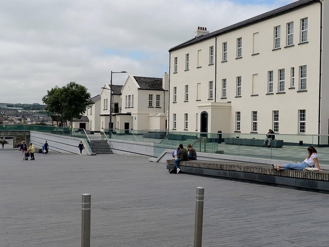 Ebrington Square at the end of the Peace Bridge has beautiful views of the cityside and plenty of spots to sit and chat. There are bars and restaurants in the area too if you fancy a cocktail in the sun. DER2126GS - 115