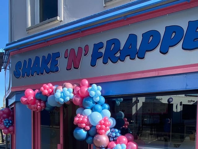 Shake 'n' Frappe have stores on Carlisle Road and the Northland Road. They sell a range of ice cream, waffles, coffee, hot chocolate, frappes, smoothies, crepes and traybakes.