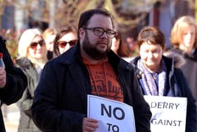 Aontú Councillor Emmet Doyle at the Derry Fuel Poverty Rally in Waterloo Place on Sunday afternoon last. Photo: George Sweeney.  DER2213GS – 067