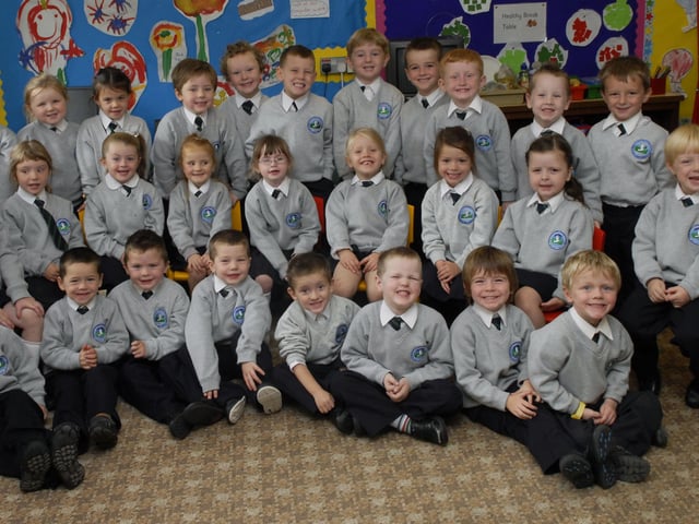 The P1 (Mrs. Cairns) class at Sacred Heart Primary School, Trench Road. LS40-116KM